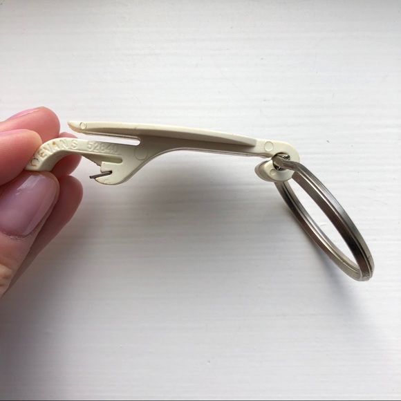 Vintage white Bud Light bottle opener keychain - Picture 4 of 5